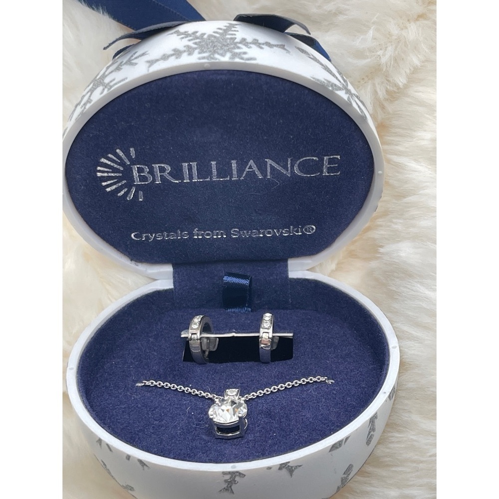 NEW Brilliance Round Pendant Necklace & Earrings Set w/Swarovski Crystals